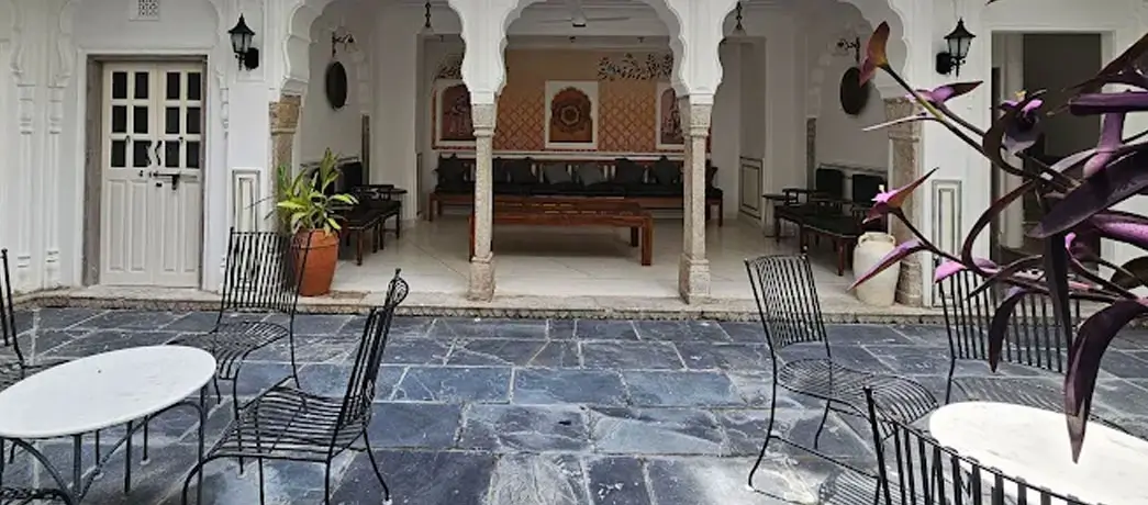 How to Plan a Destination Pre-Wedding Shoot in Jaipur’s Havelis – Budget & Ideas