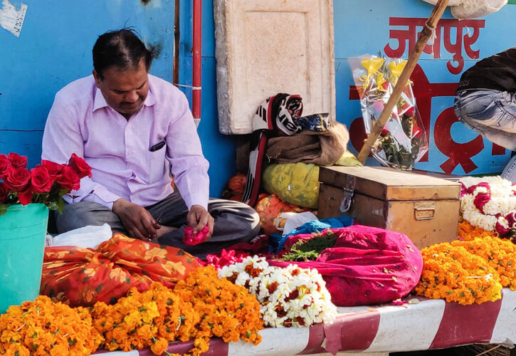 Explore Jaipur’s colorful bazaars with a guided early morning market walk, exclusively from The Amoli Haveli.